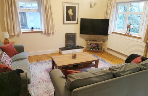 Gallt Y Foel Casa | Unbeatable Llanberis Location, Detached with Parking, Snowdon Views.