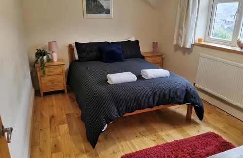 Gallt Y Foel Casa | Unbeatable Llanberis Location, Detached with Parking, Snowdon Views.
