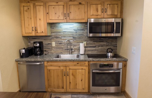 Park City Condominio | Unbeatable views from totally renovated studio by RedAwning - Save 20% on 7+ Nights!