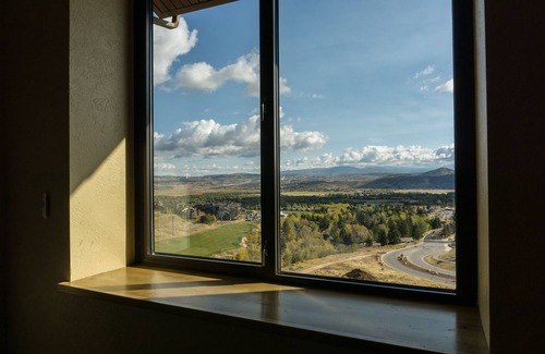 Park City Condominio | Unbeatable views from totally renovated studio by RedAwning - Save 20% on 7+ Nights!
