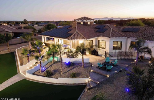 Peoria Casa | Unbelievable custom home Resort