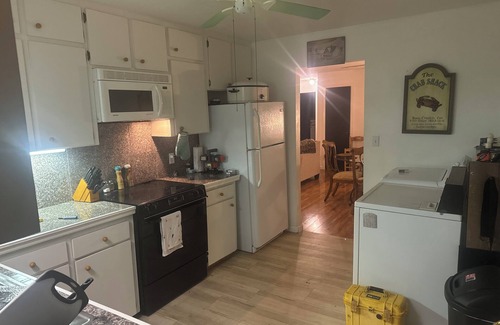 Cedar Key Casa | Unbelievable value for, friends, families, hunters, and fisherman. Beds for nine