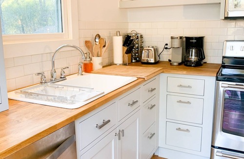 Chapel Hill Cabaña | UNC Cottage- near Univ/Hospital, YMCA, Franklin St