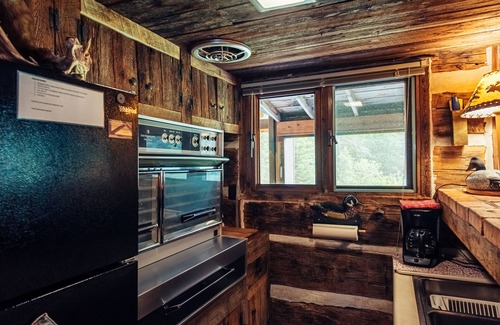 Grayling Casa | Uncle Tom's 3BDR Cabin For Nature Lover