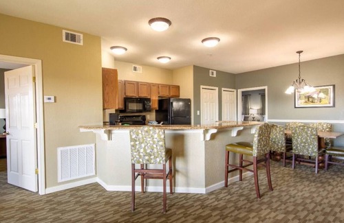 Sevierville Complejo | Uncover Family Fun and Mountain Adventure at Wyndham Smoky Mountains – 2 Bd. Dlx