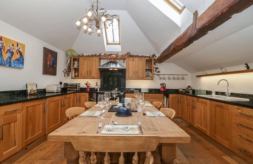 Blandford Forum Casa | UNDER ACRE COTTAGE, family friendly in Winterborne Whitechurch