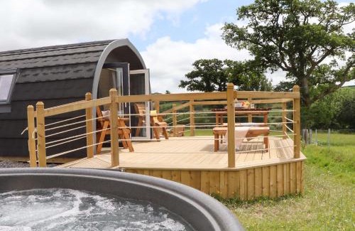 Totnes Casa | Under Oak Pod