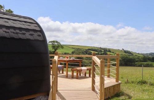 Totnes Casa | Under Oak Pod