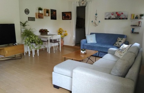 Aseret Casa | Under The Fig Tree