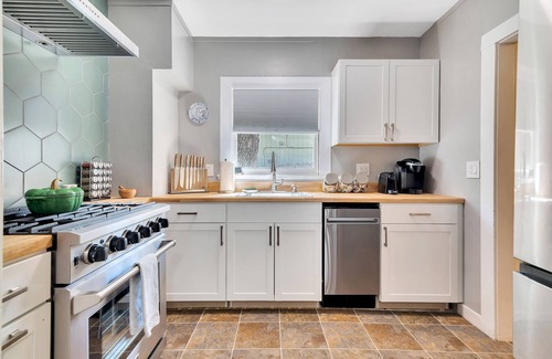 Paso Robles Casa | UNDER THE OAKS-Hot Tub & Walk Downtown
