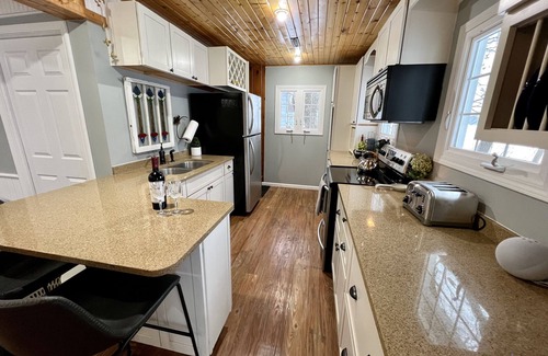 Montello Casa | 🌳🏡 "Under The Oaks" on Buffalo Lake: Just 30min to WI Dells & 1hr to Madison