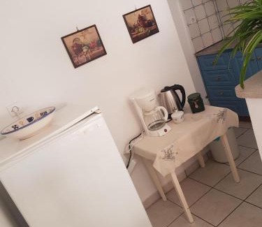 Livadi Apartamento | Under the Red Rock and View Studio