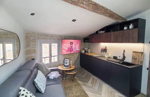 Antibes Old Town Apartamento | Under the roofs of old Antibes