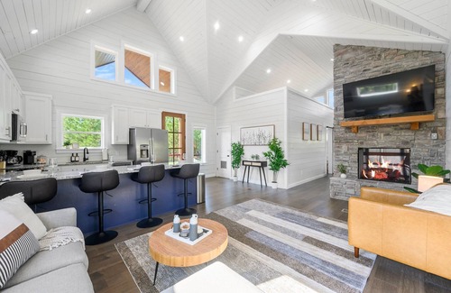 Broken Bow Chalet De Esquí | Under the Stars: Secluded, Hot Tub, Firepit, Pets, Games