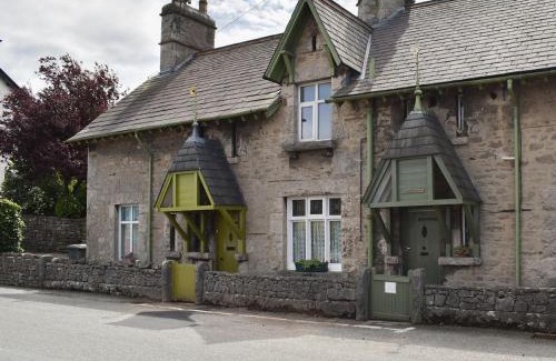 Arnside Casa | Underhill Cottage