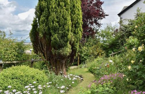 Arnside Casa | Underhill Cottage