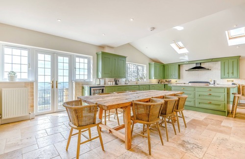 East Knoyle Cabaña | UNDERHILL HOUSE, family friendly, luxury holiday cottage in Hindon