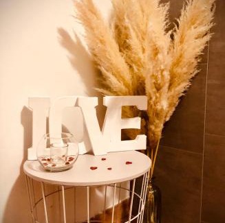 Eyguieres Apartamento | Une Pause Douceur - Suite Orchidée