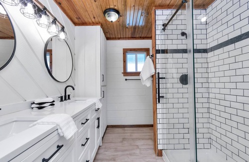 Livingston Casa | Unforgettable Charming LogCabin Bliss!