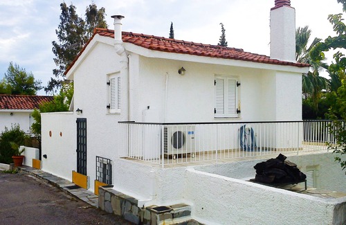 Eretria Villa | Momentos de vacaciones inolvidables en una villa, un tiro de piedra desde el mar