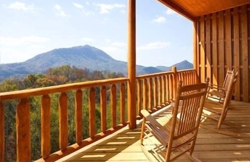 Sevierville Cabina | ¡Vista inolvidable para una escapada perfecta! Ven a hacer recuerdos!