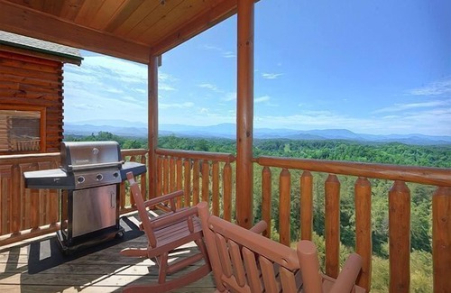 Sevierville Cabina | ¡Vista inolvidable para una escapada perfecta! Ven a hacer recuerdos!