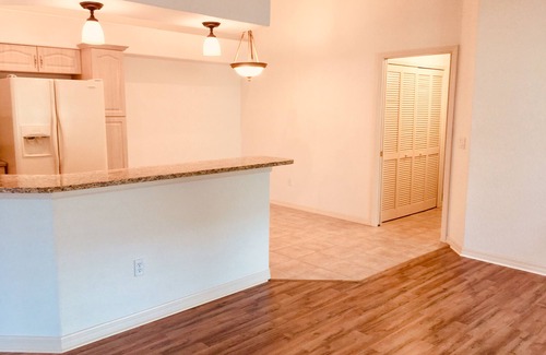 Venice Casa | Relajante condominio de 2 habitaciones en Venice, FL: ¡a 10 minutos de las playas!