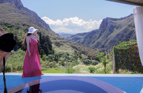 Kissamos Villa | UnHeated Private 50sqm Pool, Jacuzzi, Spa-Ozone&Salt