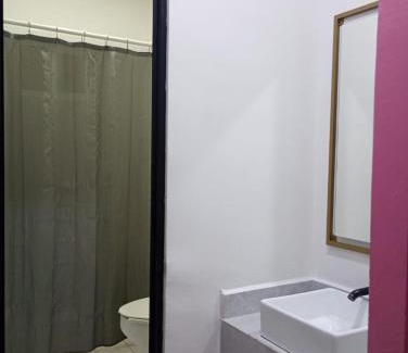 Centro de Monterrey Apartamento | Unidades Privadas con AC-TV-WiFi y Estacionamiento en Centro de MTY