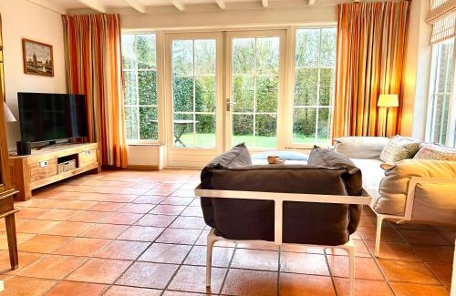 Domburg Casa | Uniek huis onderaan de duinen -veel privacy- eigen parkeerplaats