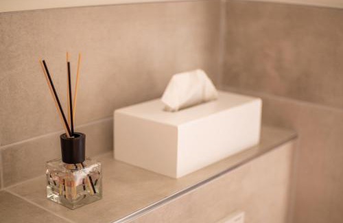 Barmen Apartamento | Uniklinik-Nähe Modernes Apartment, mit Balkon