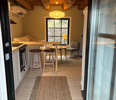 Granna Apartamento | Unikt gårdshus i Gränna