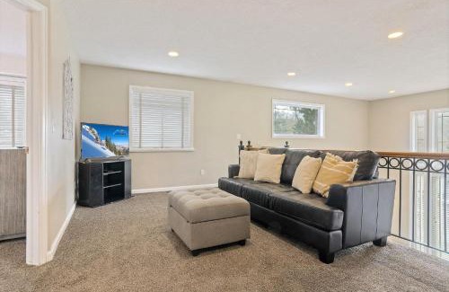 Midvale Casa | Union Cove 3-Plex in Salt Lake with Hot Tub