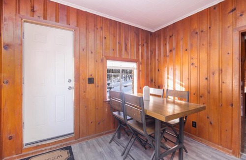Des Moines Casa | Unique 1 Bedroom Home With Large Backyard