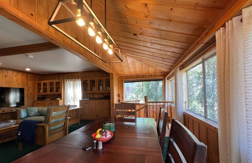Cedar Glen Cabaña | Unique 1926 Mountain Cottage Perched Above Lake Arrowhead