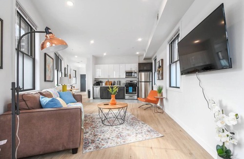 Central Business District Hotel | ✮Unique 1BR | Walk to NJPAC/NJPENN | 30min to NYC✮