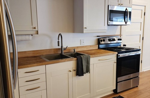 Stone Lake Apartamento | Unique 2 bed/2 bath unit at The Primary, the former Stone Lake Elementary School