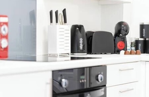 Gabalfa Apartamento | Unique 2-bed Flat with Smart TV Cardiff