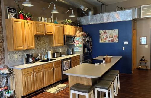 Downtown Des Moines Apartamento | Unique 2 Bedroom loft located downtown in the Heart of Des Moines' East Village