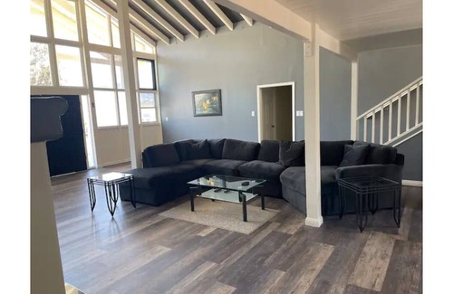 La Presa Casa | Unique 2 Bedroom home with Hot tub and Loft.