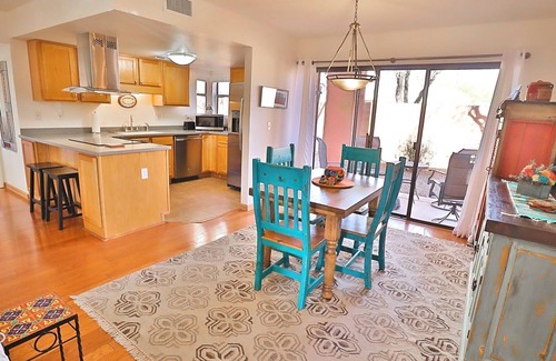 Tucson Condominio | Unique 2 BR Sabino Canyon Gem