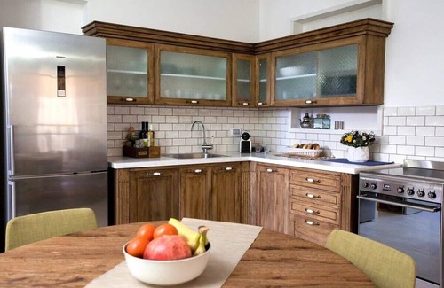 Neve Tzedek Apartamento | Unique 2BR Apartment Perfect Patio