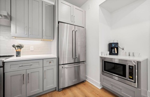 Wesley Heights Condominio | Unique 2BR Stay - City Views -Walk to BofA Stadium