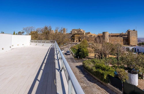 Carmona Villa | Unique 3 apartment Carmona villa