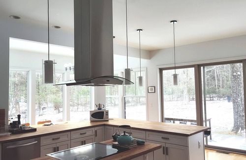 Saugerties Casa | 36 PVT. ACRES, Stream, Cascadas, Chimenea de gas, Ducha de vapor, WiFi, Sala de juegos