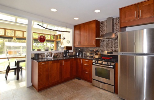 Saugerties Casa | UNIQUE! 40 Pvt. Ac. Fireplace, Grill, Enclosed Heated Pool & Hot Tub