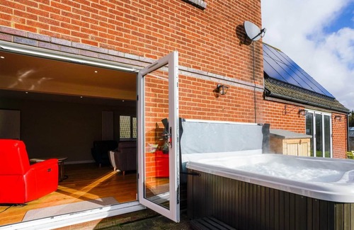 Ipswich Casa | Unique 5BD Farm House Perfect for Relaxing