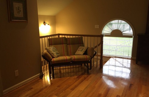 Greenville - Spartanburg Cabaña | Único 75 años convertida granero con dormitorio hermoso altillo.