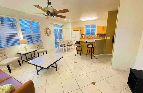 Northwest Reno Casa | Unique 8 beds 5TVs Pet Friendly House Sleeps 15