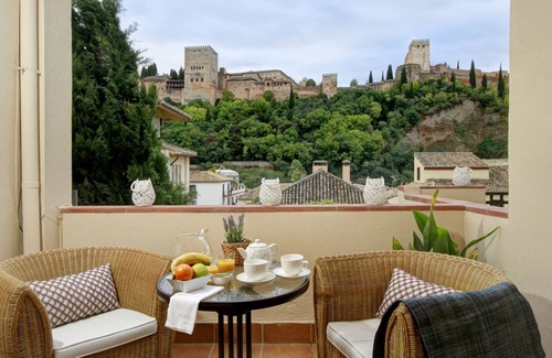 San Pedro Apartamento | Unique Albaicín Penthouse Alhambra
